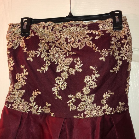 Ball gown style dress - Picture 2 of 3